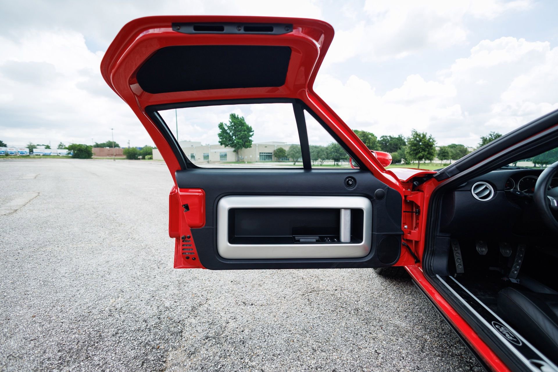 Used 2005 Ford GT RWD image 33