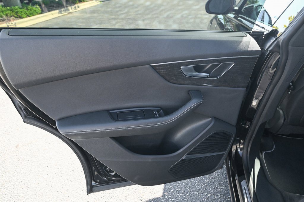 Used 2022 Audi Q8 Premium Plus image 23