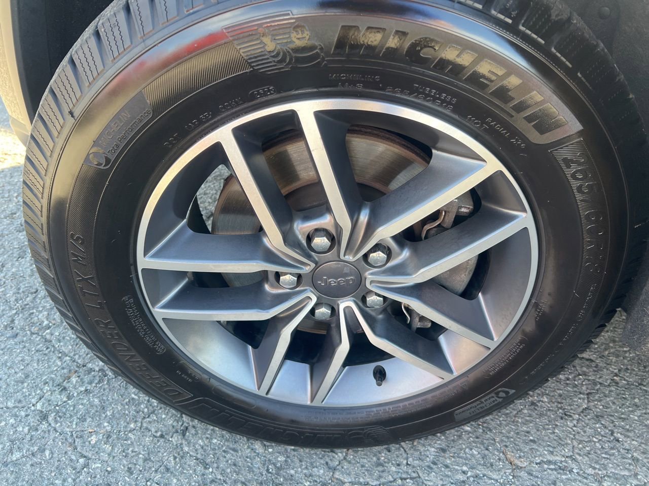 Used 2021 Jeep Grand Cherokee Limited AWD/4WD image 10