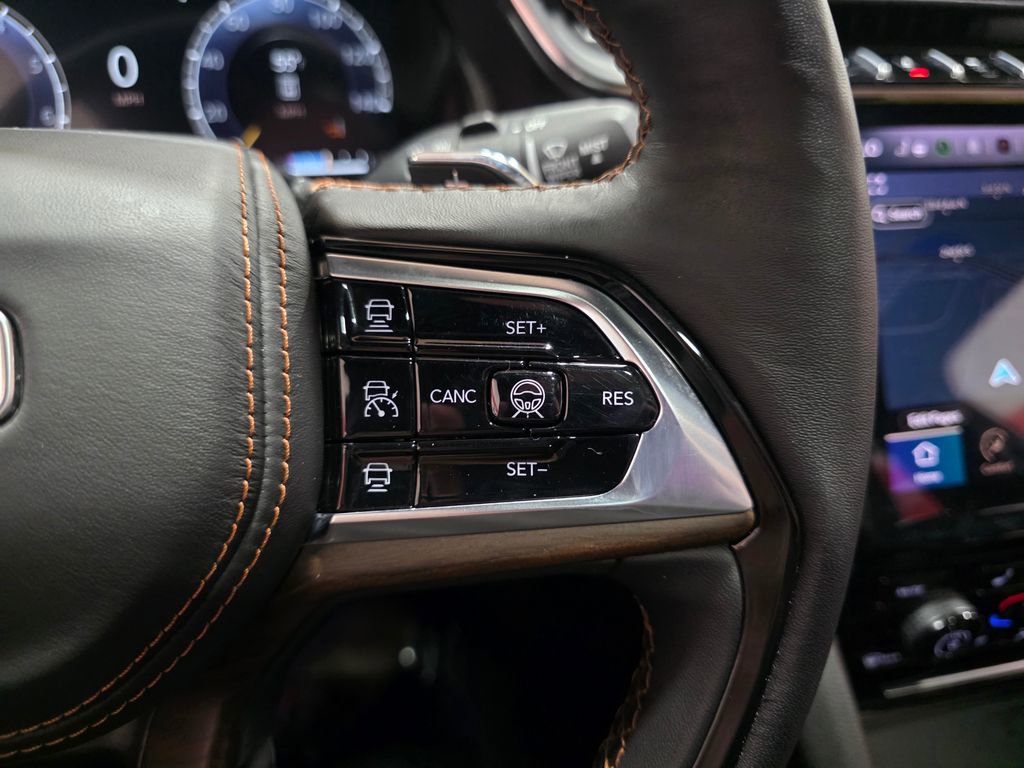 Used 2024 Jeep Grand Cherokee L Summit w/ Luxury Tech Group V image 28