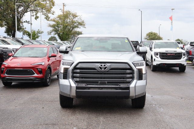 Used 2025 Toyota Tundra Limited AWD/4WD image 2