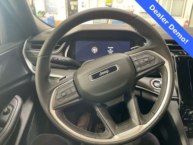 New 2025 Jeep Grand Cherokee L Altitude image 14