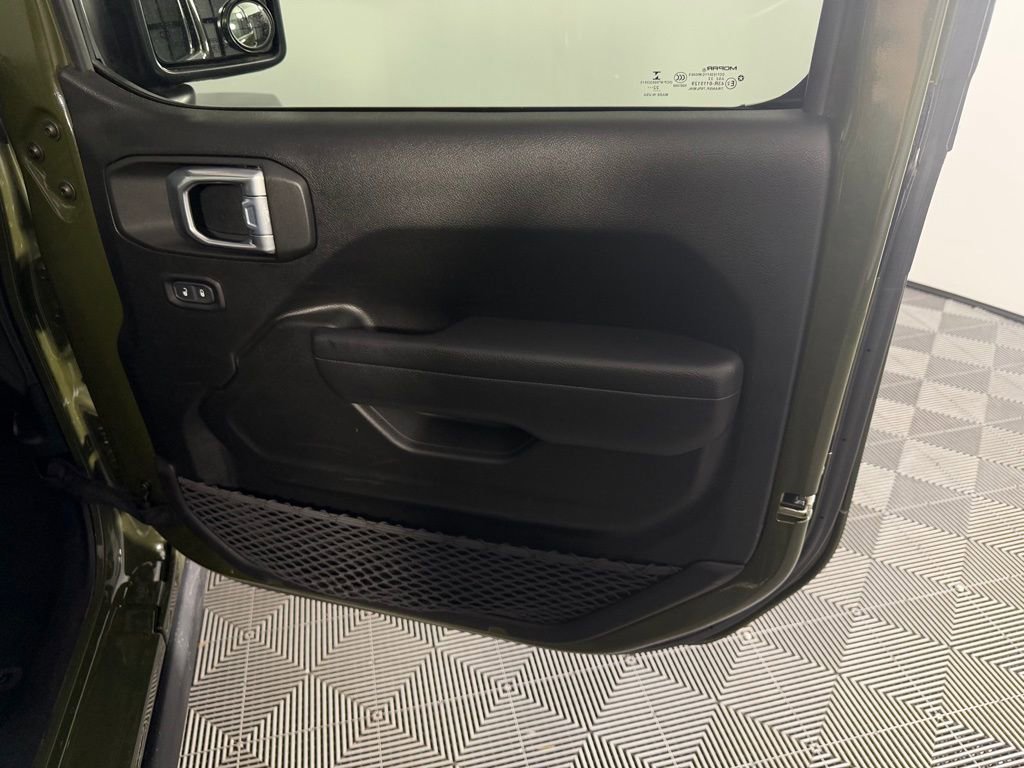 Used 2023 Jeep Wrangler Unlimited Rubicon 4xe image 34
