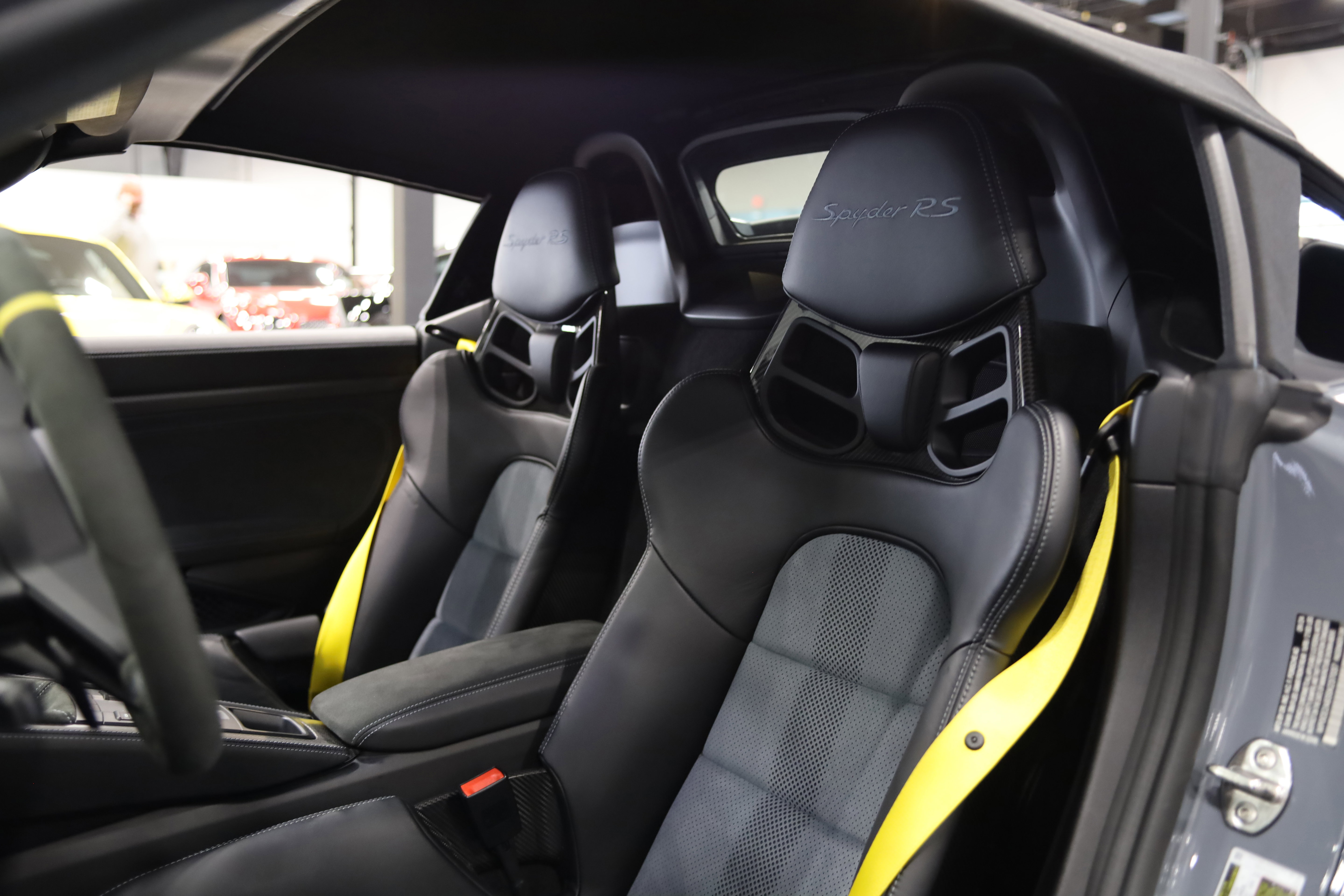 Used 2025 Porsche 718 Boxster Spyder RS w/ Chrono Package RWD image 18