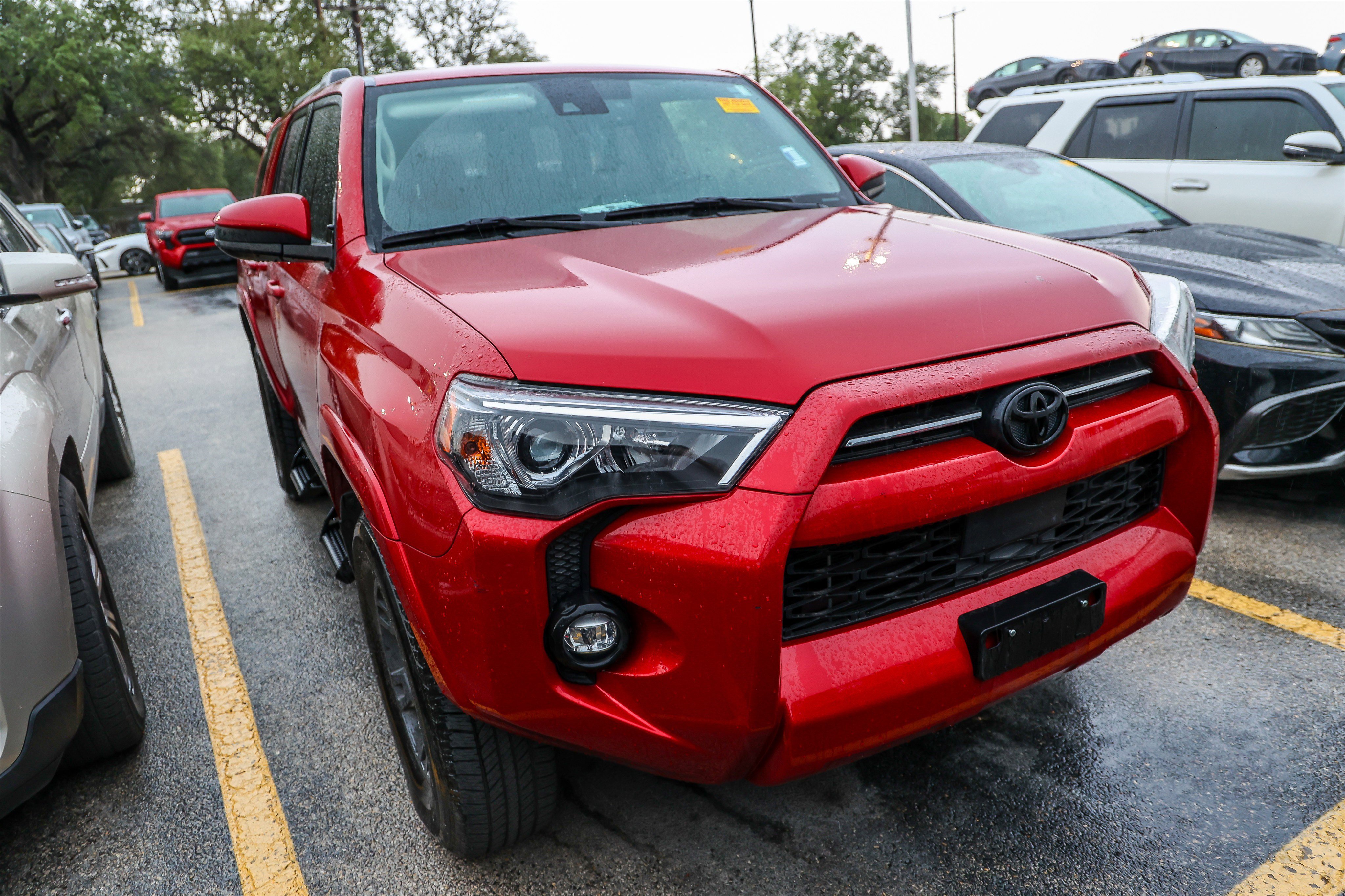 Used 2023 Toyota 4Runner SR5 AWD/4WD image 5