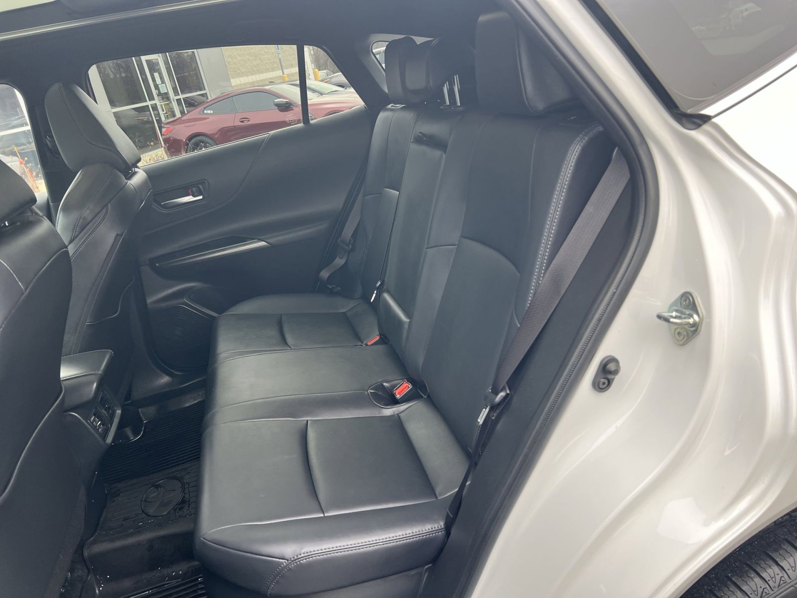 Used 2023 Toyota Venza Nightshade image 24