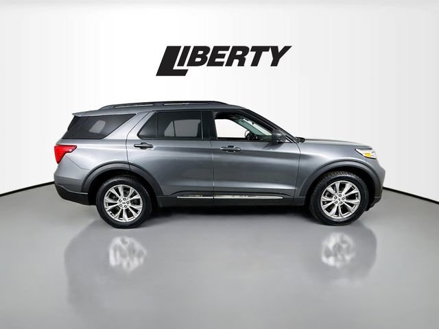 Used 2022 Ford Explorer XLT w/ Equipment Group 202A image 8