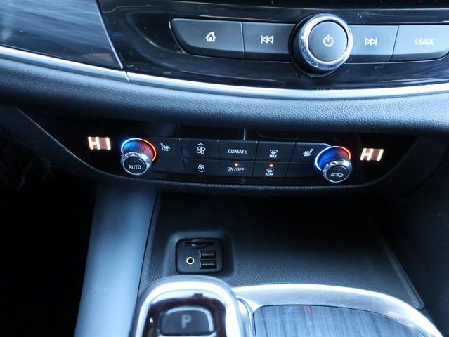 Used 2021 Buick Enclave Essence image 30