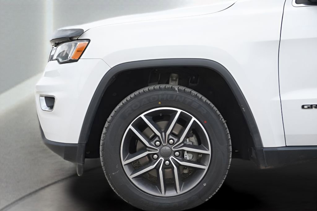 Used 2020 Jeep Grand Cherokee Laredo w/ Security & Convenience Group AWD/4WD image 33