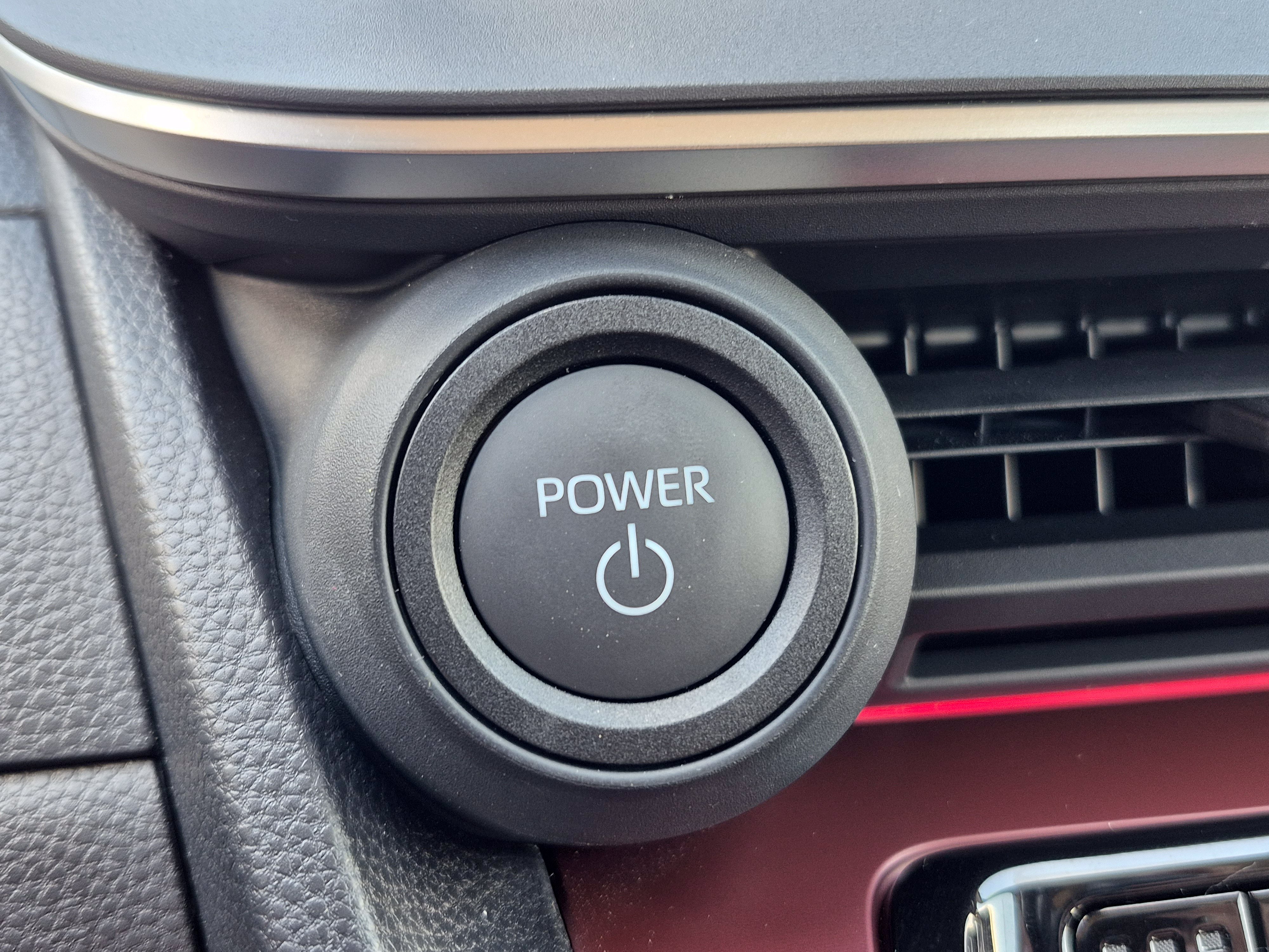 Used 2026 Toyota Prius Plug-In Hybrid FWD image 33