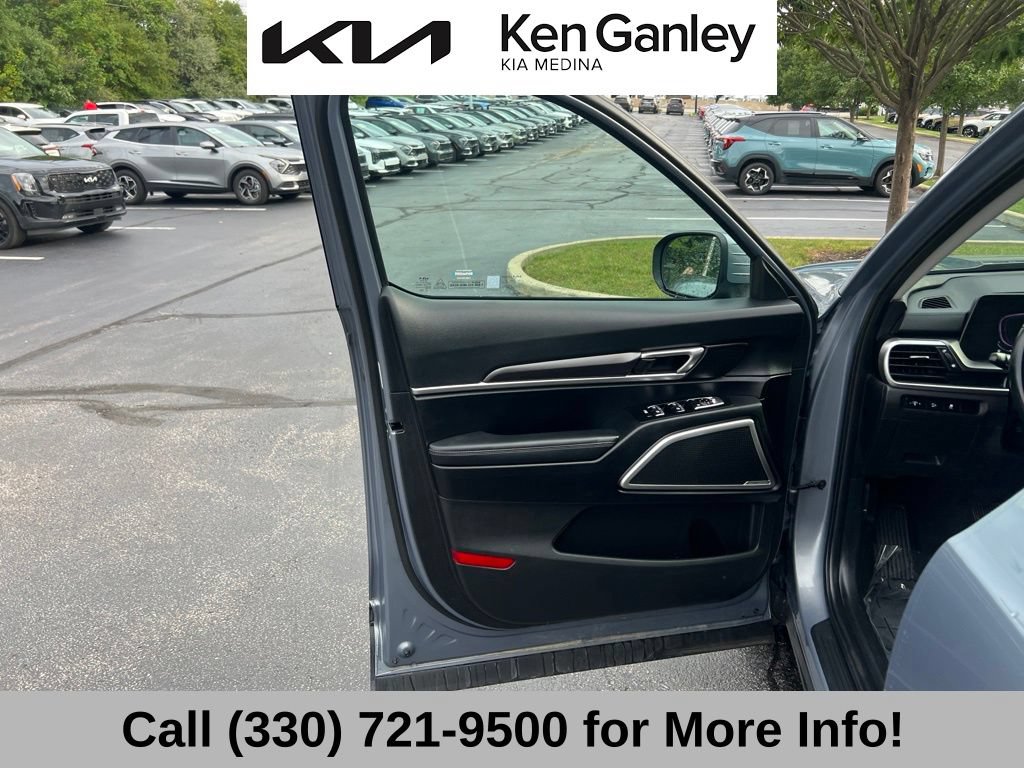 Used 2024 Kia Telluride LX FWD image 24