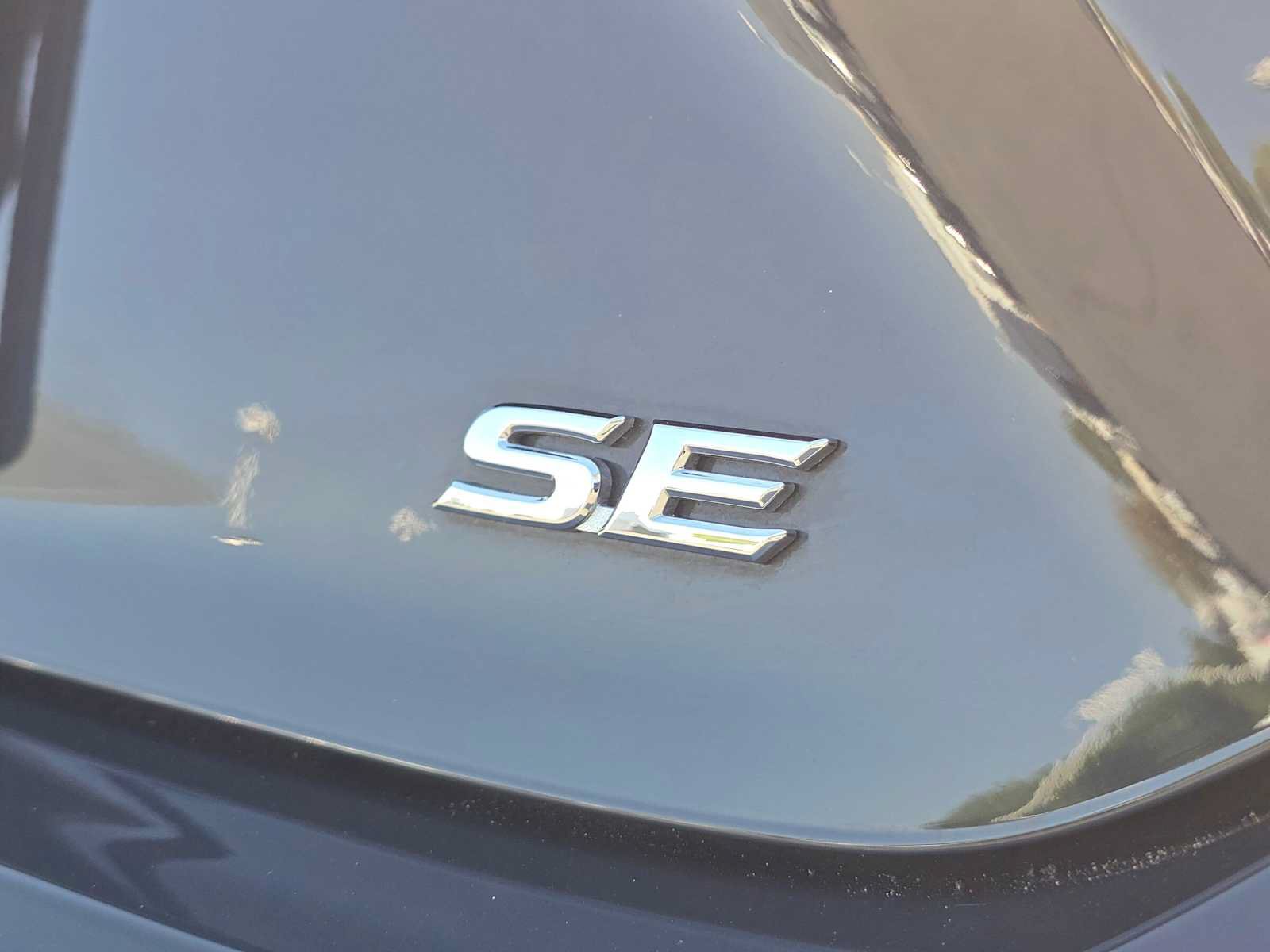 Used 2026 Toyota Camry SE FWD image 13