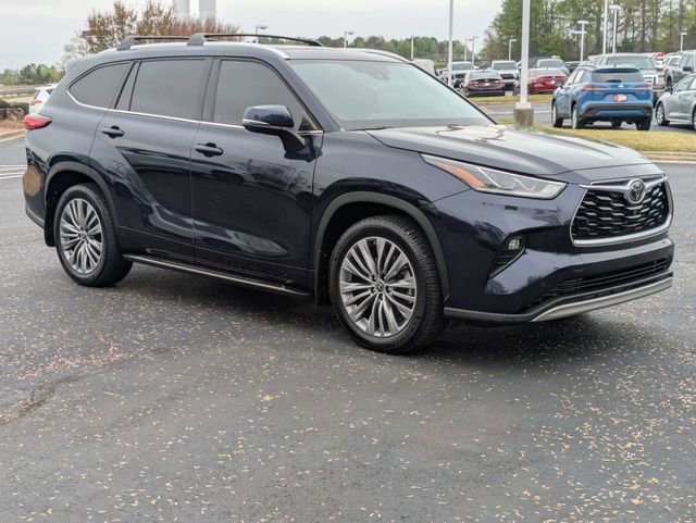 Used 2021 Toyota Highlander Platinum image 2
