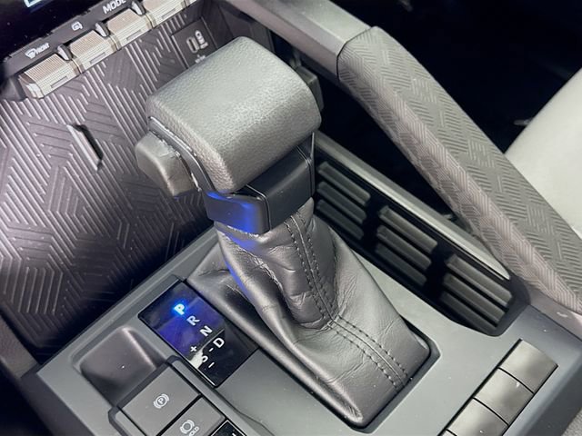 Certified 2025 Toyota Tacoma SR5 AWD/4WD image 16