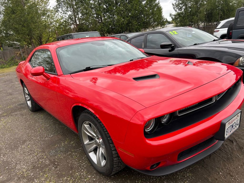 Used 2020 Dodge Challenger SXT RWD image 2