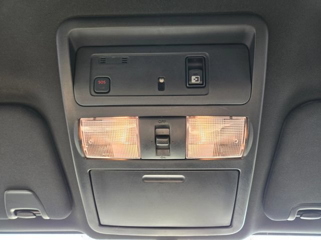 Used 2018 Nissan Titan SL w/ Midnight Edition AWD/4WD image 28