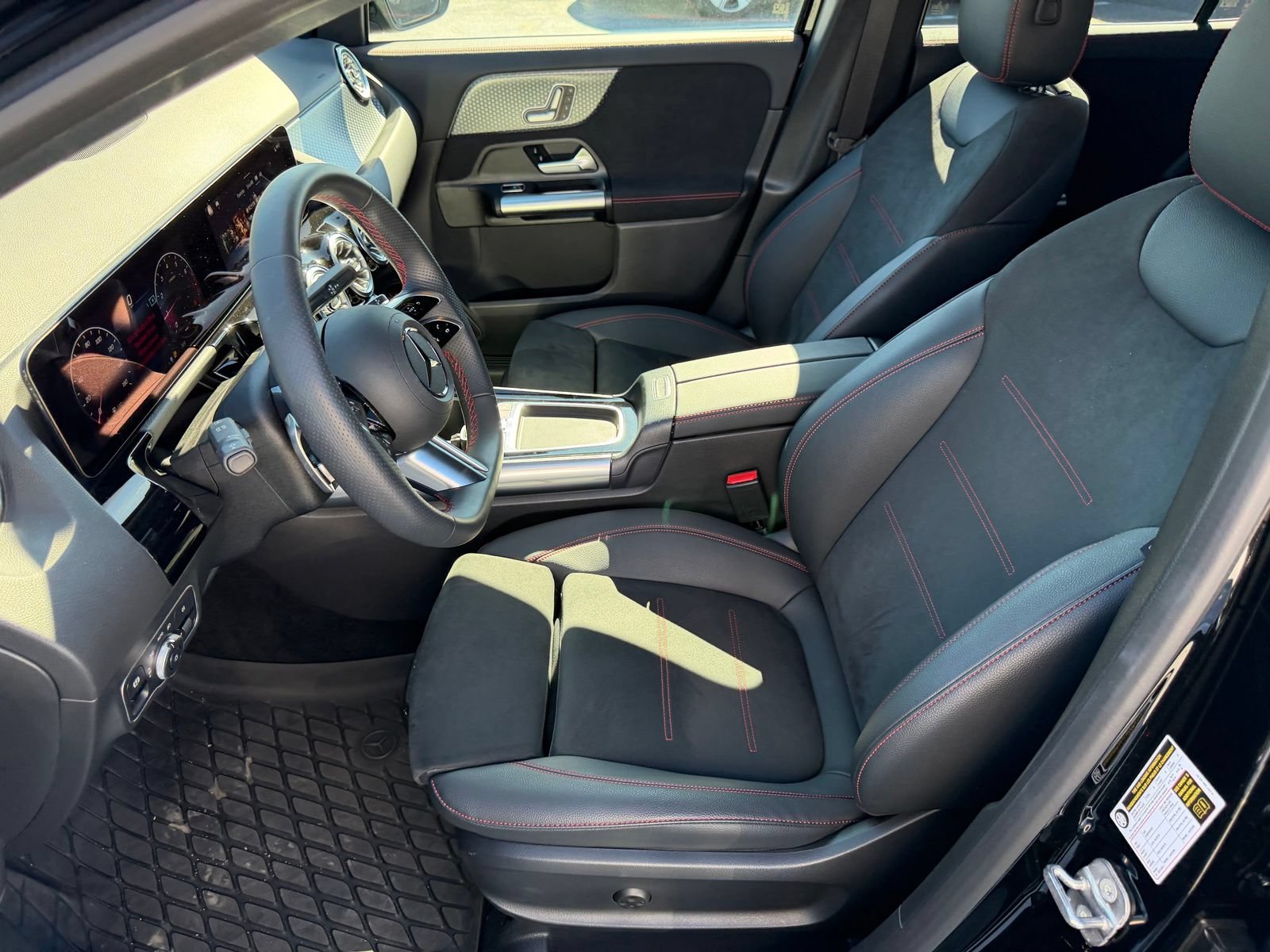 Used 2024 Mercedes-Benz GLA 250 4MATIC image 12