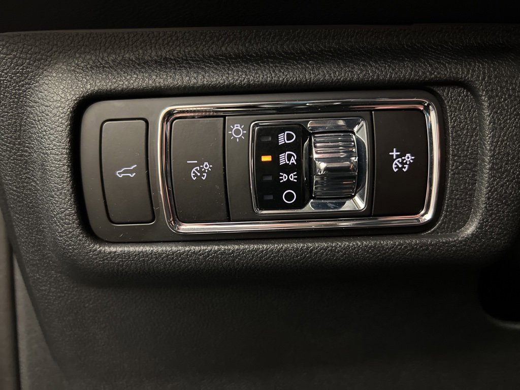 Used 2025 Lincoln Corsair Reserve w/ Jet Appearance Package image 23