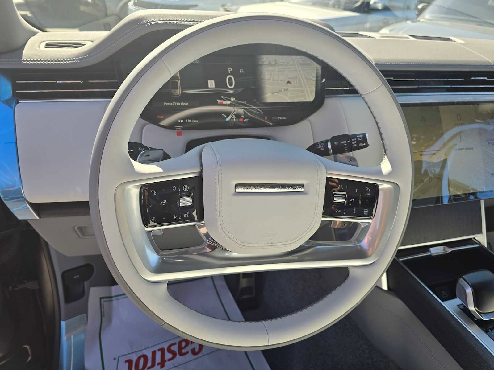 Used 2025 Land Rover Range Rover SV image 30