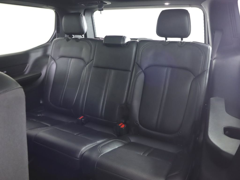 Used 2023 Jeep Wagoneer Series II w/ Premium Group I AWD/4WD image 29