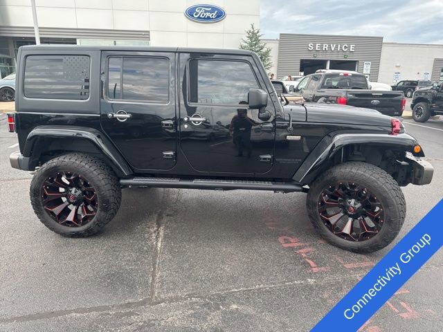 Used 2017 Jeep Wrangler Unlimited Sahara AWD/4WD image 3