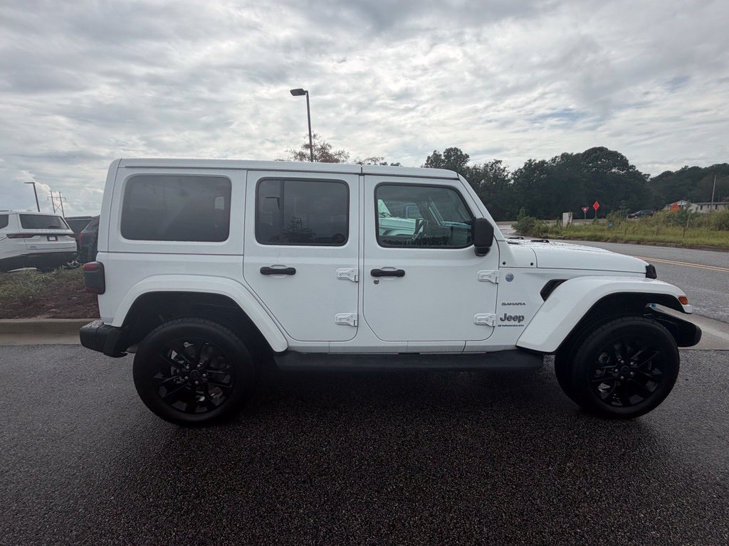 Used 2024 Jeep Wrangler Unlimited Sahara AWD/4WD image 18
