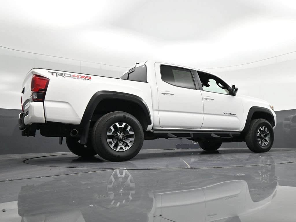 Used 2018 Toyota Tacoma TRD Off-Road w/ Technology Package AWD/4WD image 30