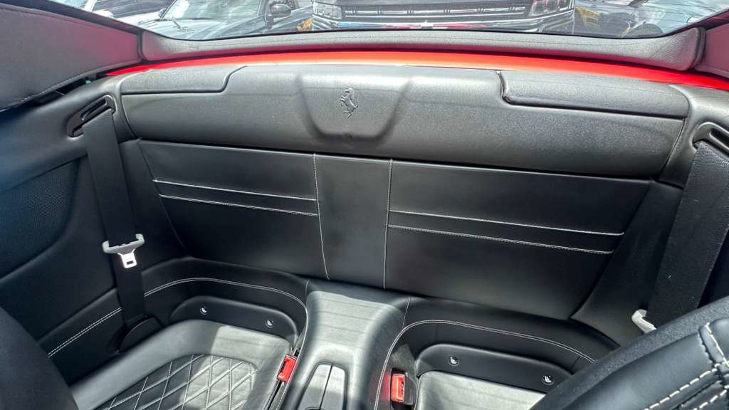 Used 2015 Ferrari California T RWD image 13