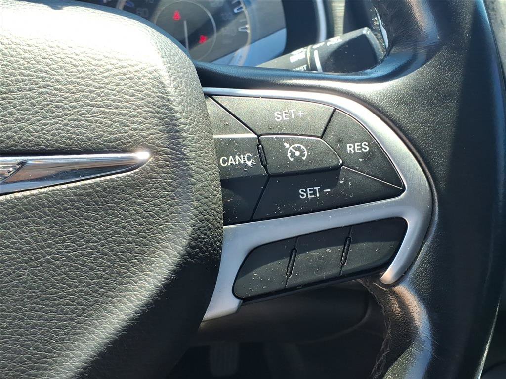 Used 2016 Chrysler 200 Limited w/ Anniversary Edition FWD image 15