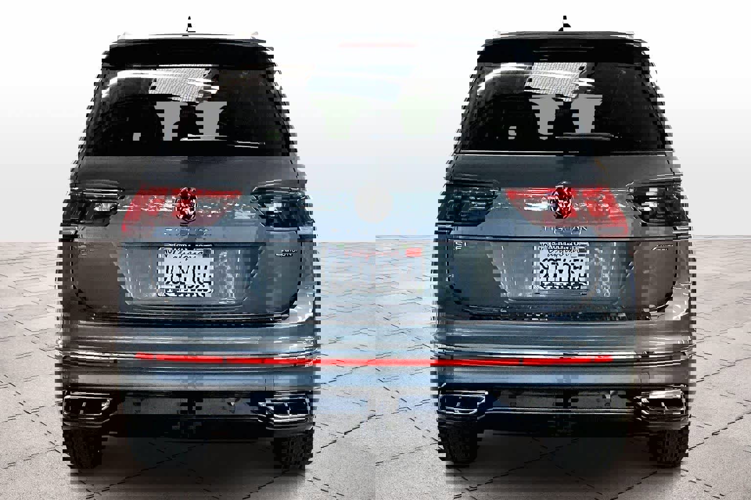 Used 2024 Volkswagen Tiguan SEL R-Line image 7