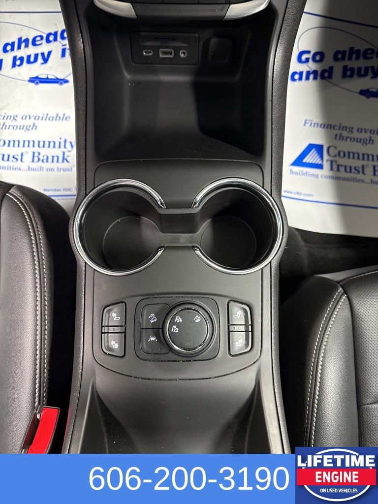 Used 2024 GMC Terrain SLT image 20