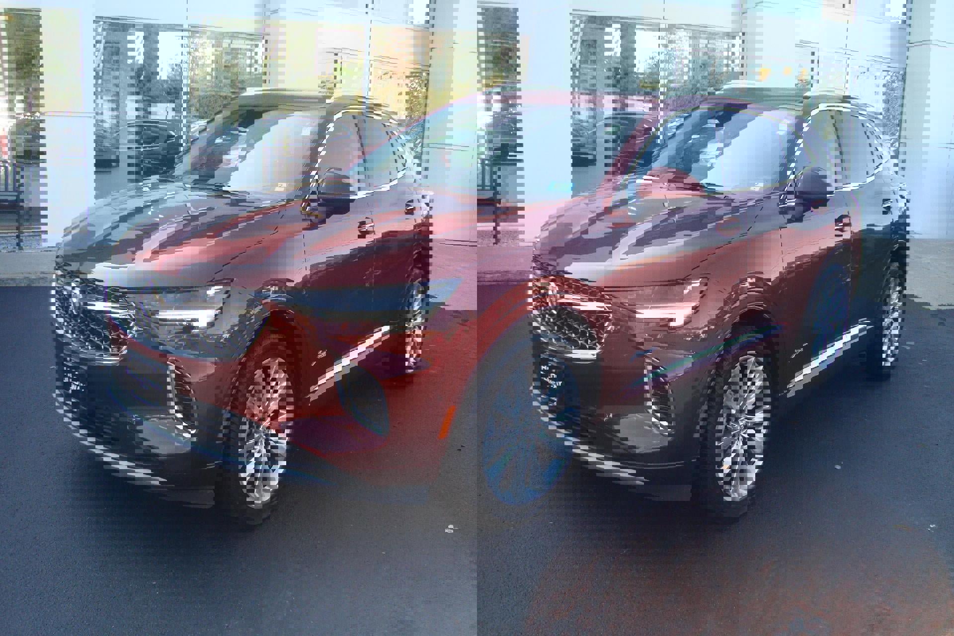 Used 2023 Buick Envision Avenir image 1