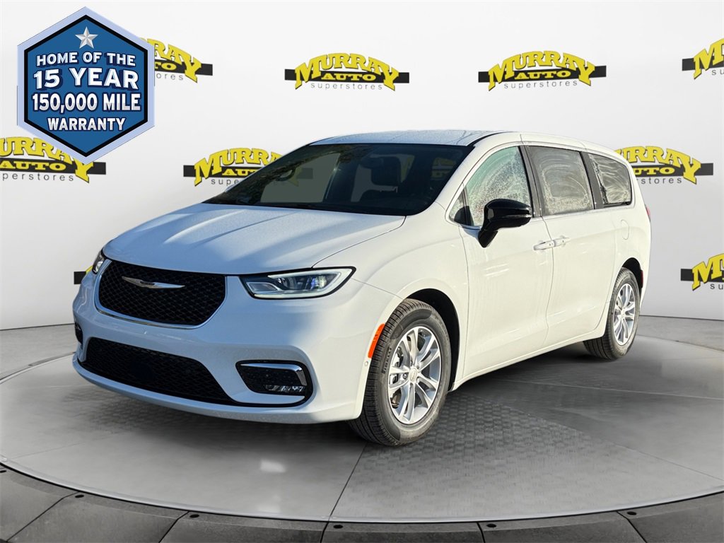 New 2026 Chrysler Pacifica Select