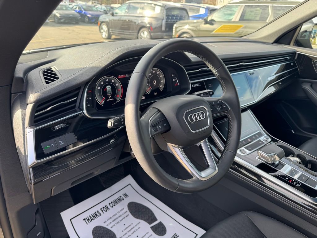 Used 2025 Audi Q8 Premium Plus image 16