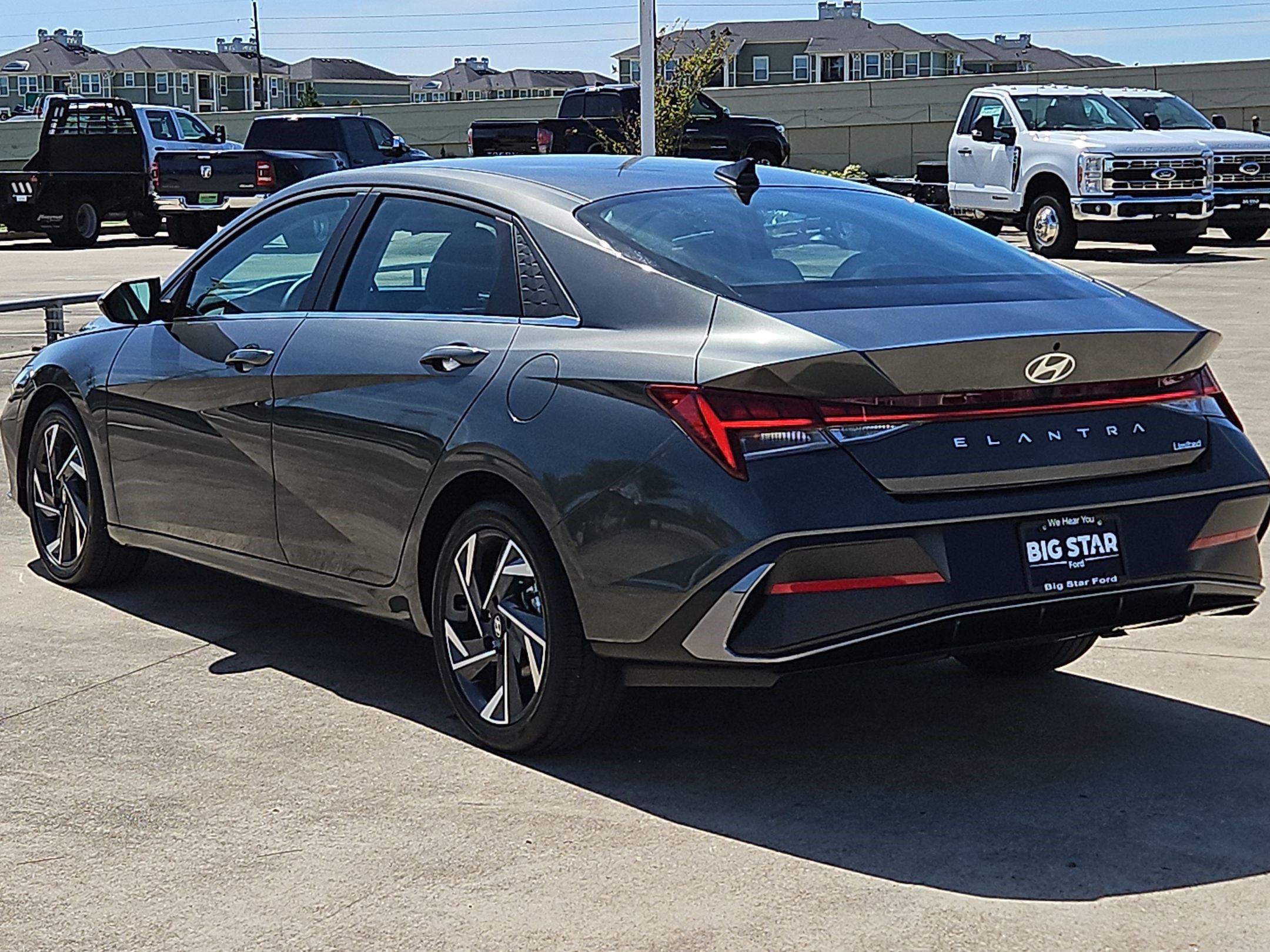Used 2025 Hyundai Elantra Limited image 6