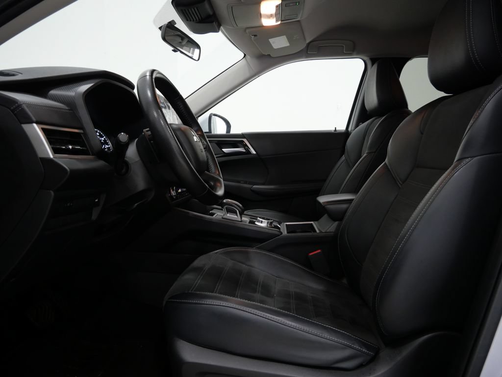 Used 2024 Mitsubishi Outlander SE AWD/4WD image 12