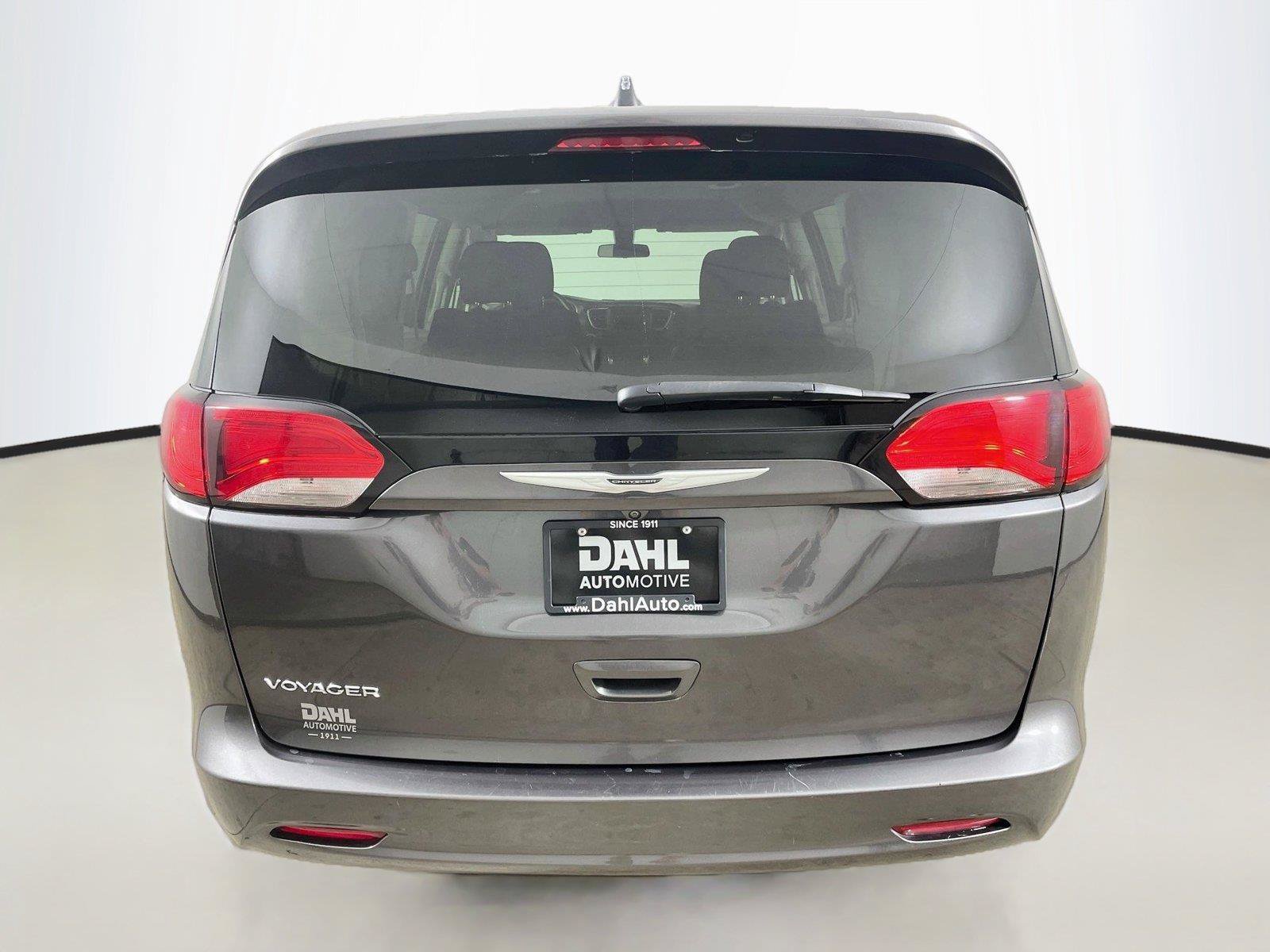 Used 2021 Chrysler Voyager LX FWD image 12