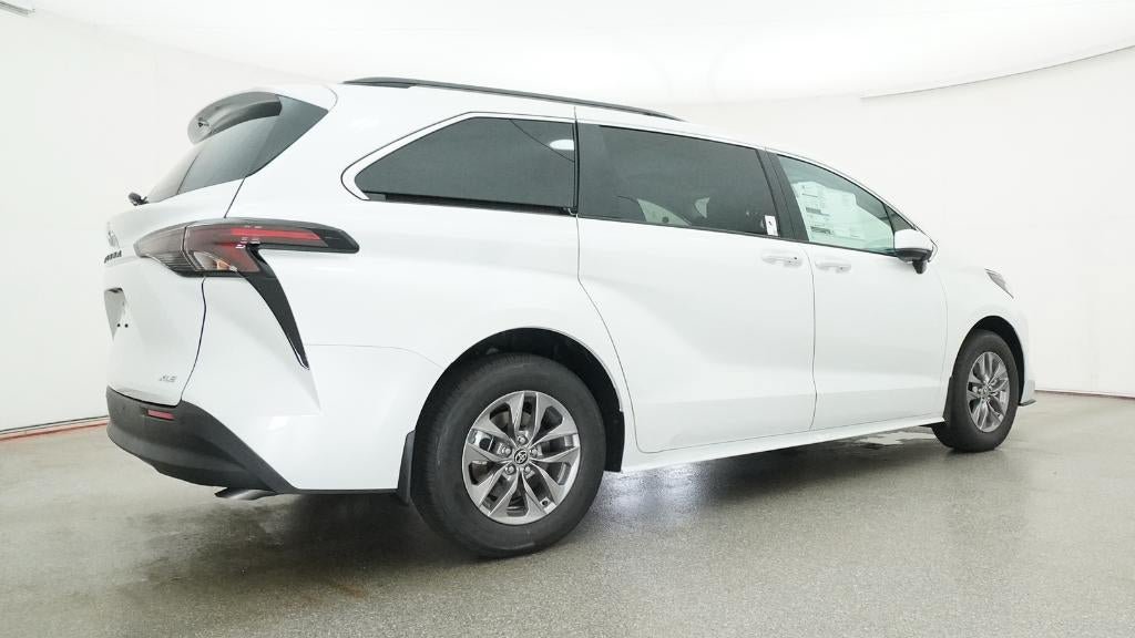 New 2026 Toyota Sienna XLE FWD image 25