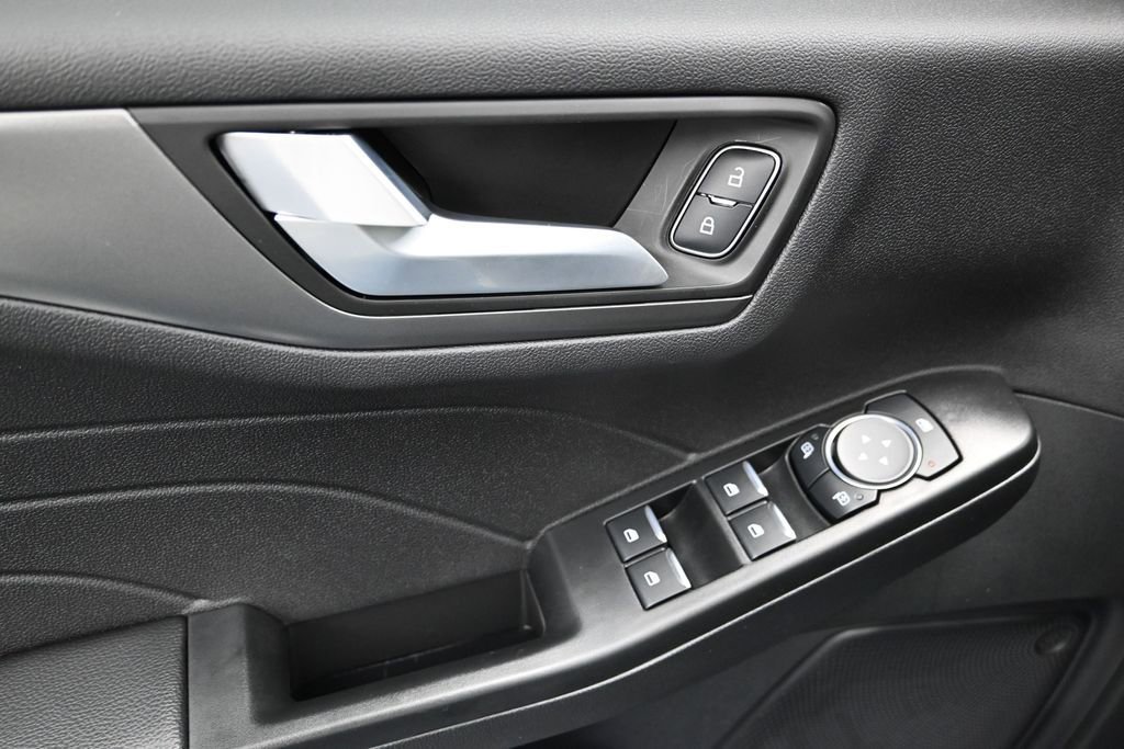 New 2026 Ford Escape SE FWD image 21