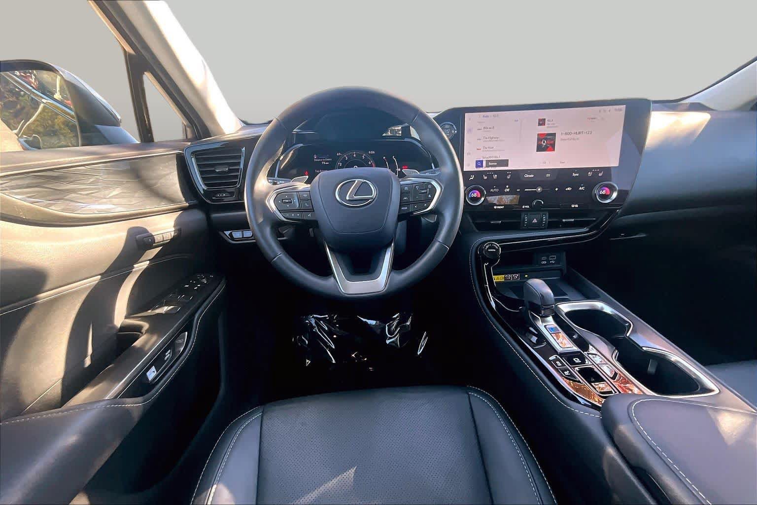 Used 2023 Lexus NX 350 AWD image 6