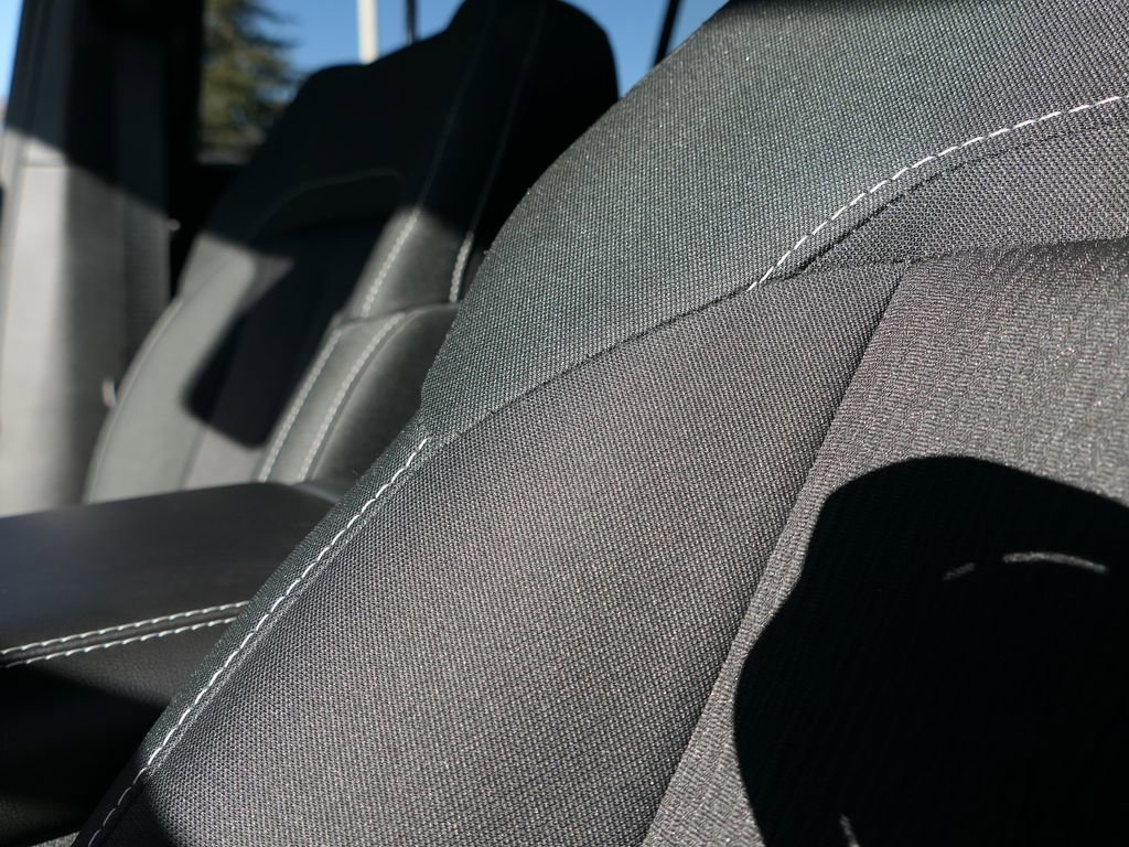 Used 2025 Jeep Grand Cherokee L Laredo w/ Luxury Tech Group I image 10