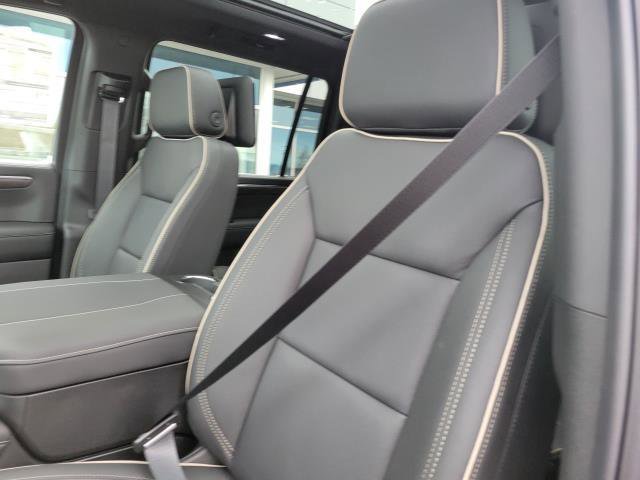 New 2026 Chevrolet Suburban Premier image 20