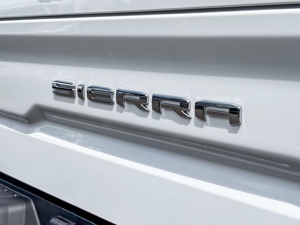 Used 2023 GMC Sierra 1500 AT4 w/ Technology Package AWD/4WD image 10