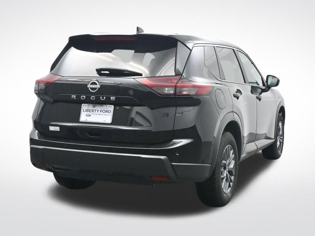 Used 2024 Nissan Rogue S image 7