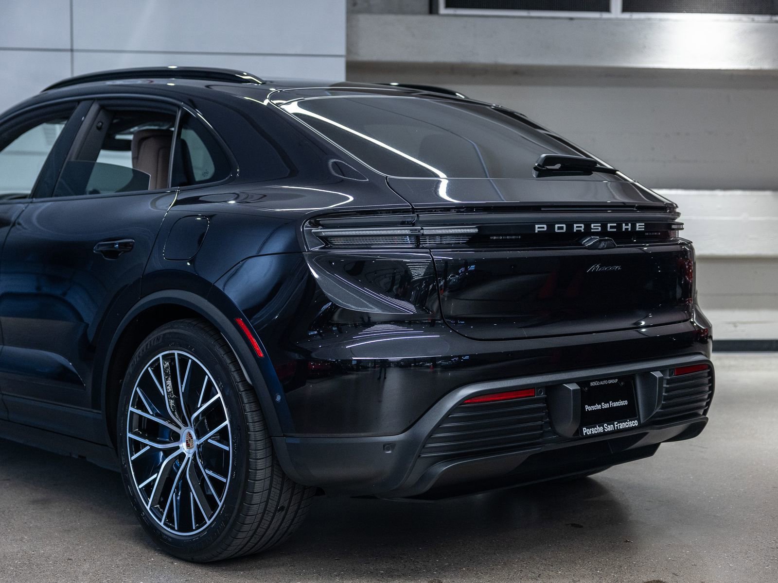 Certified 2025 Porsche Macan Electric image 26