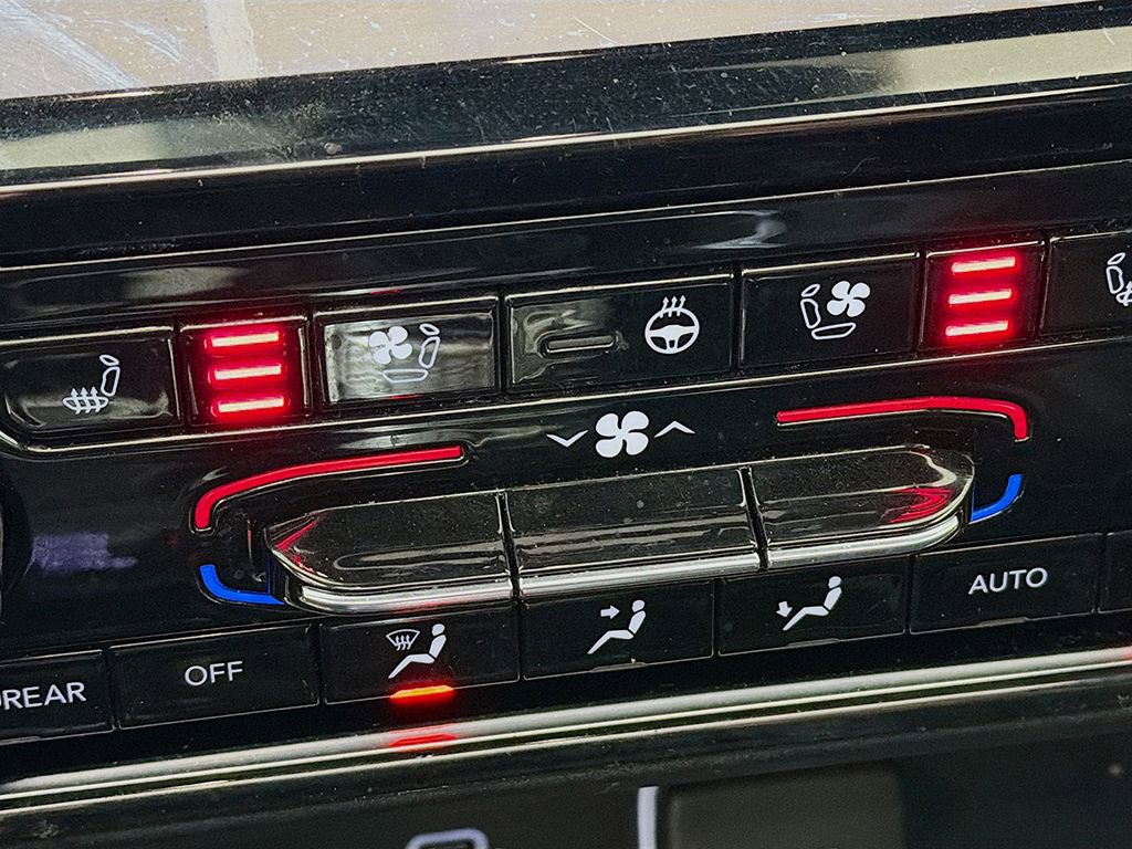 Used 2024 Jeep Grand Cherokee L Limited w/ Luxury Tech Group II image 42