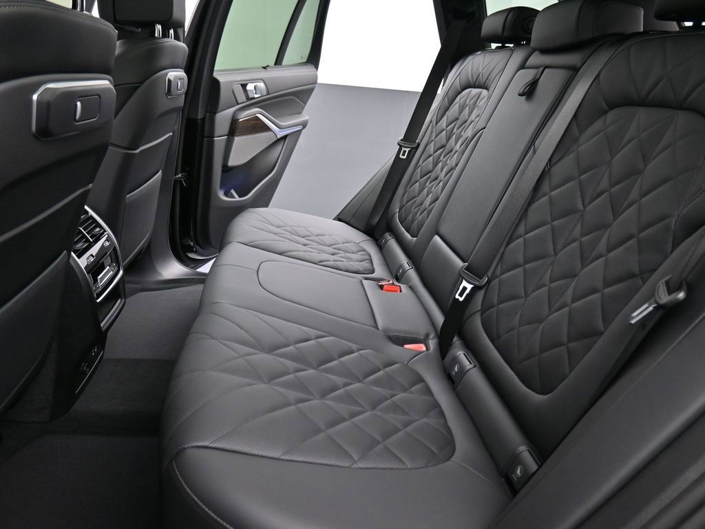 Used 2026 BMW X5 xDrive40i w/ M Sport Package image 16