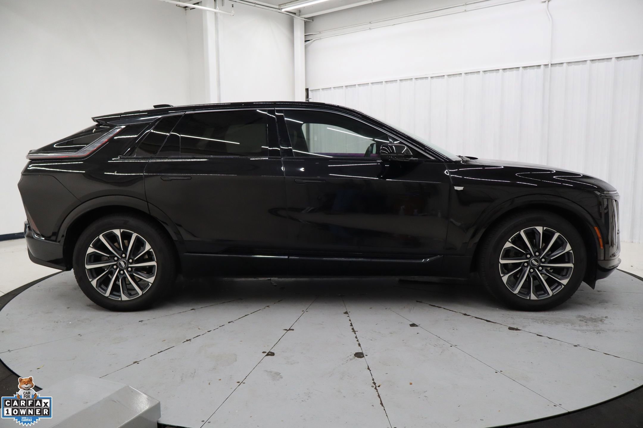 Used 2024 Cadillac Lyriq Sport image 2