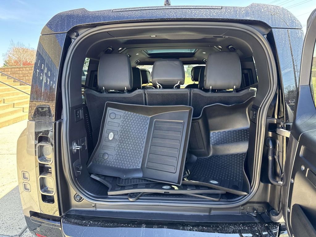 Used 2023 Land Rover Defender 130 X image 24