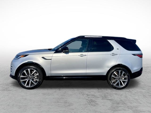 Certified 2024 Land Rover Discovery Dynamic SE image 8